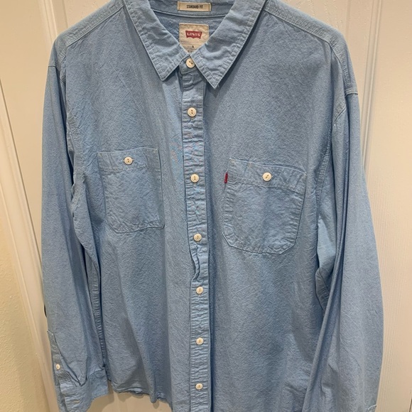 Men’s, light denim casual button down. - Picture 2 of 5